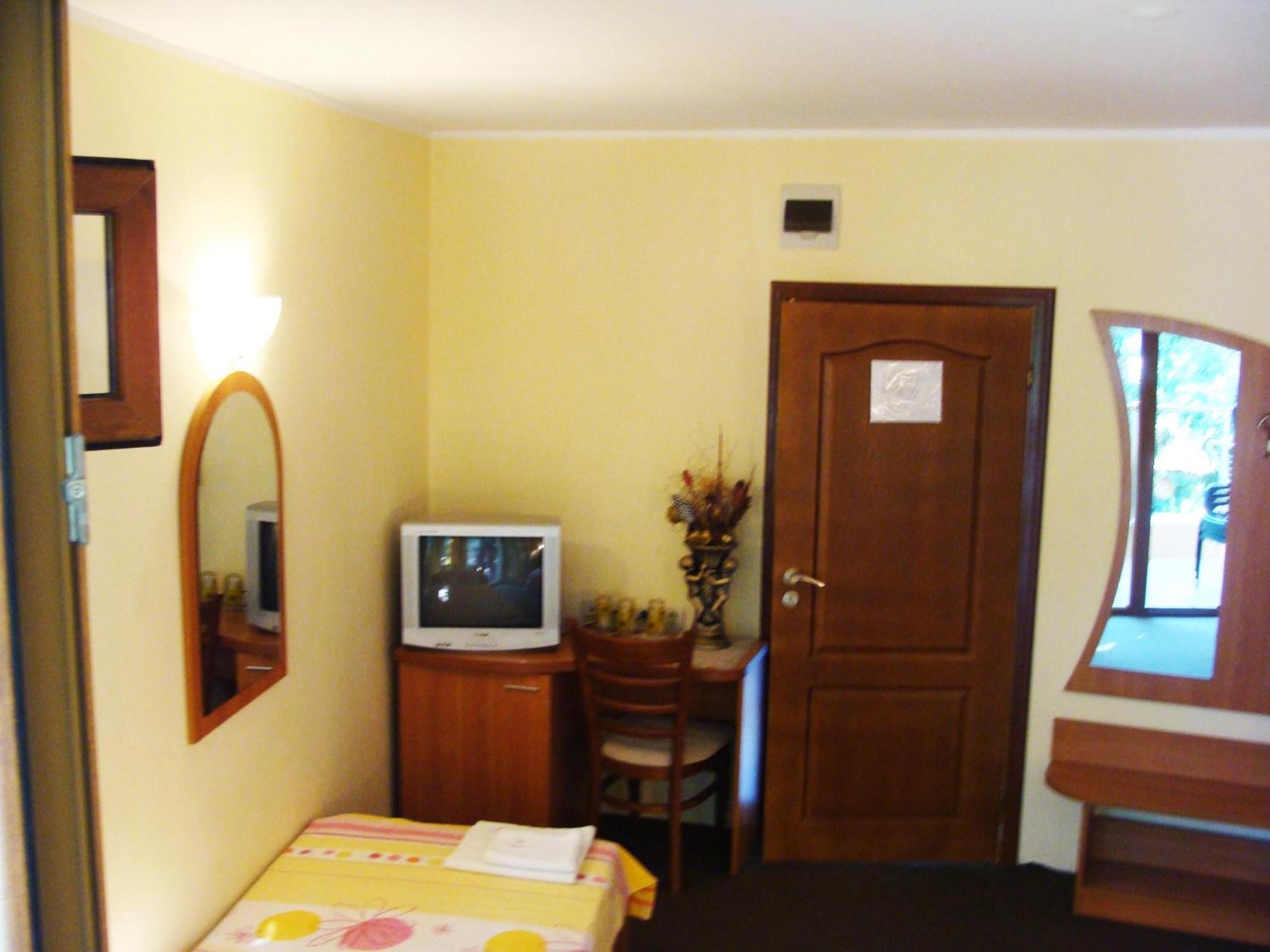 Sunny Paradise Family Hotel Naousa Oda fotoğraf