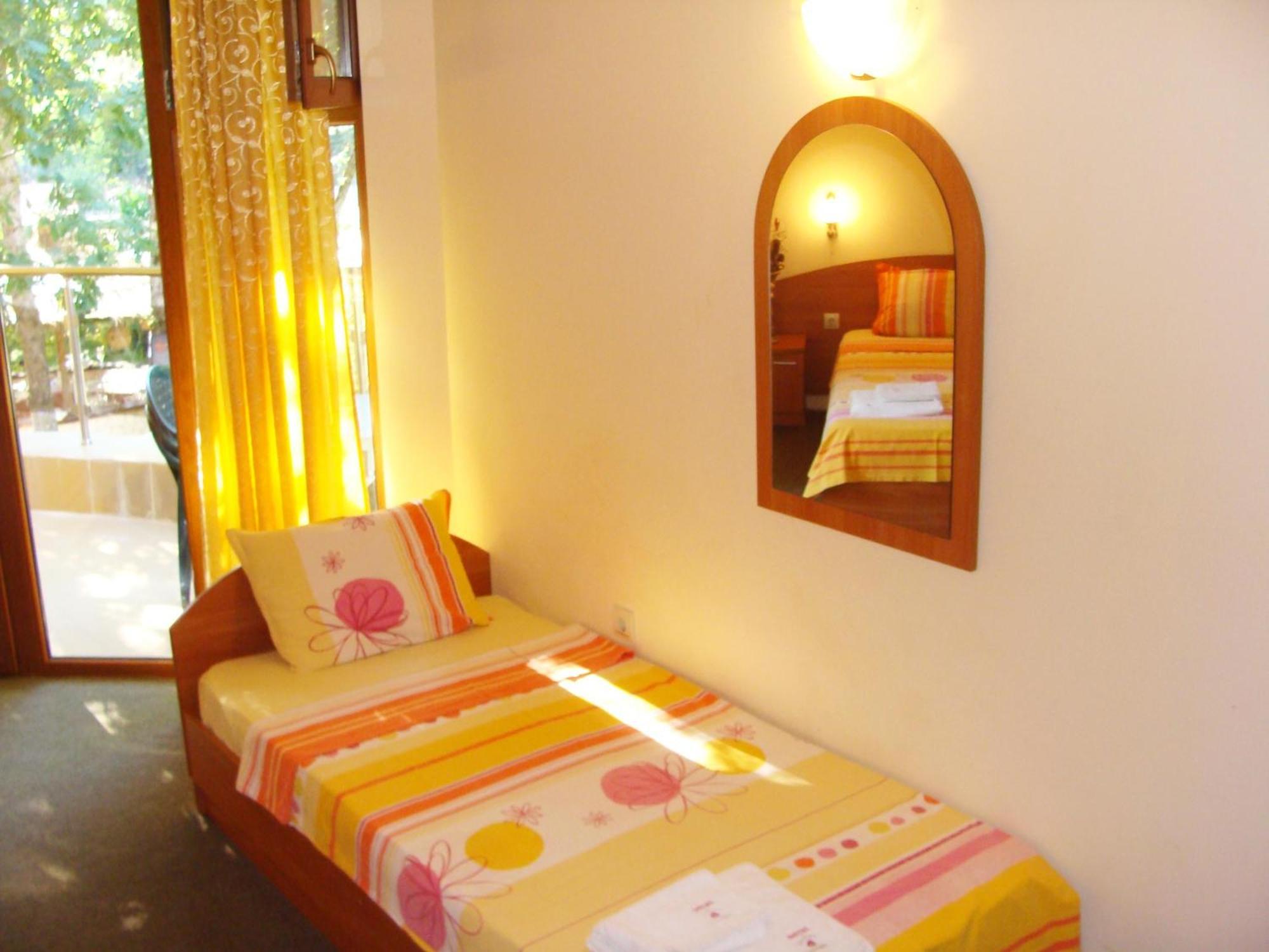Sunny Paradise Family Hotel Naousa Oda fotoğraf